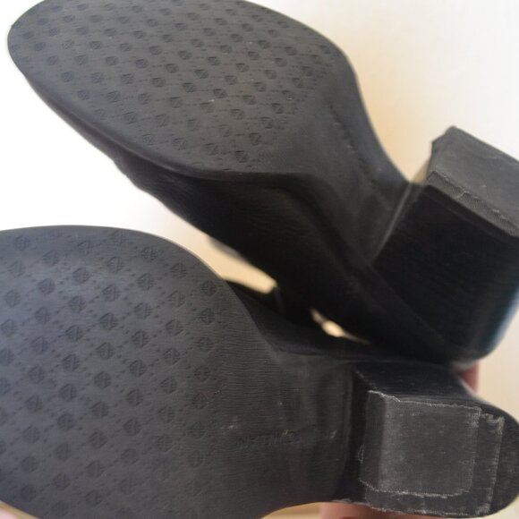 Black Booties Size 7.5M - Picture 7 of 7
